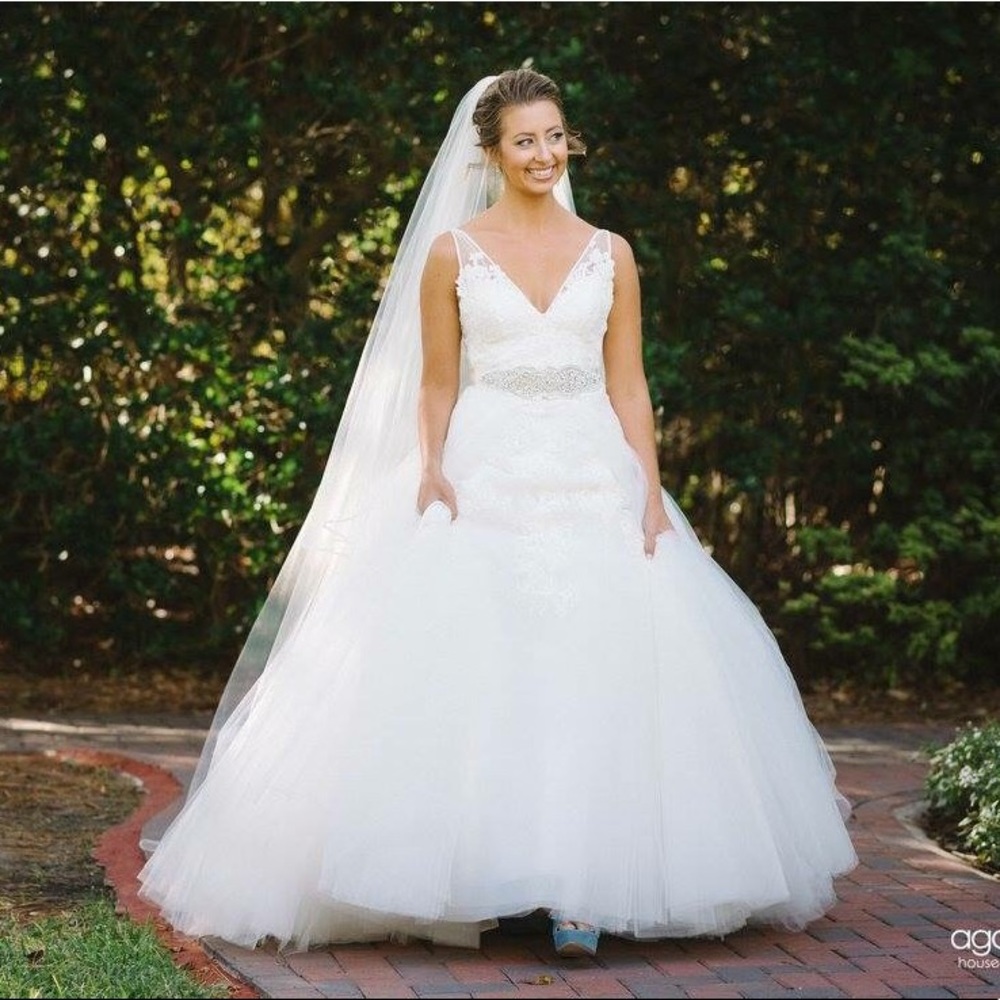 Monique Lhuillier Gown